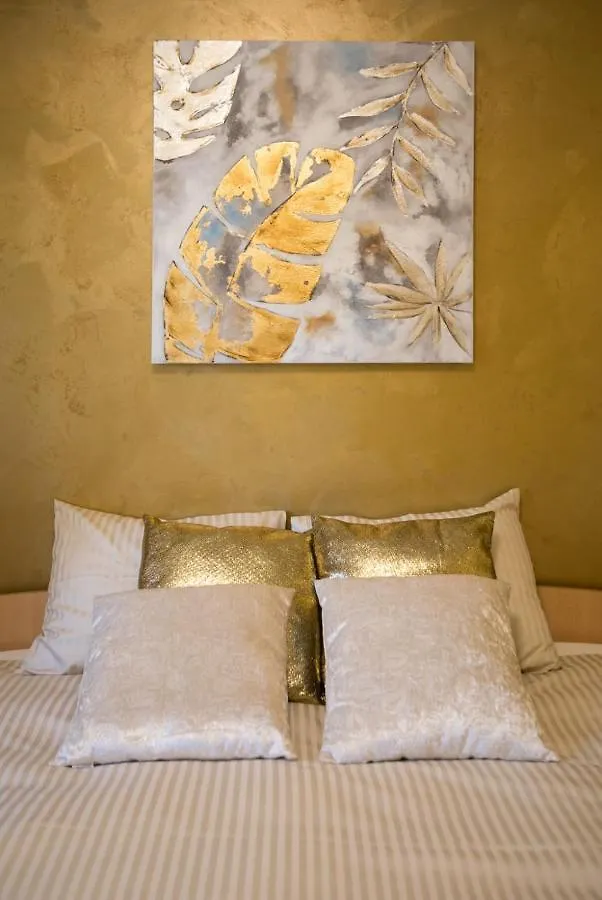 Golden Apartment Baneasa Bükreş 0*,