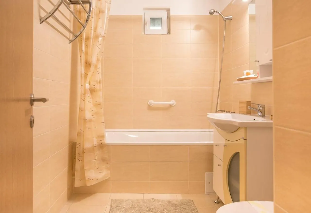 Golden Apartment Baneasa Bükreş